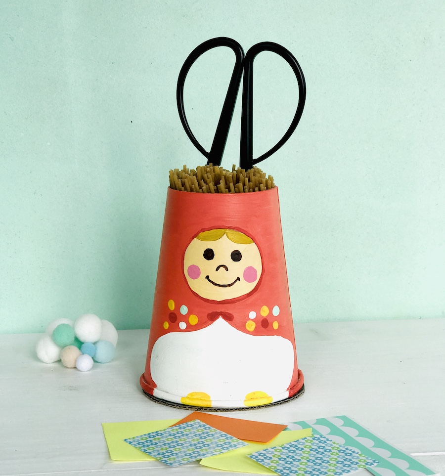 Basteln mit Pappbecher, Scherenhalter fuer Schreibtisch,