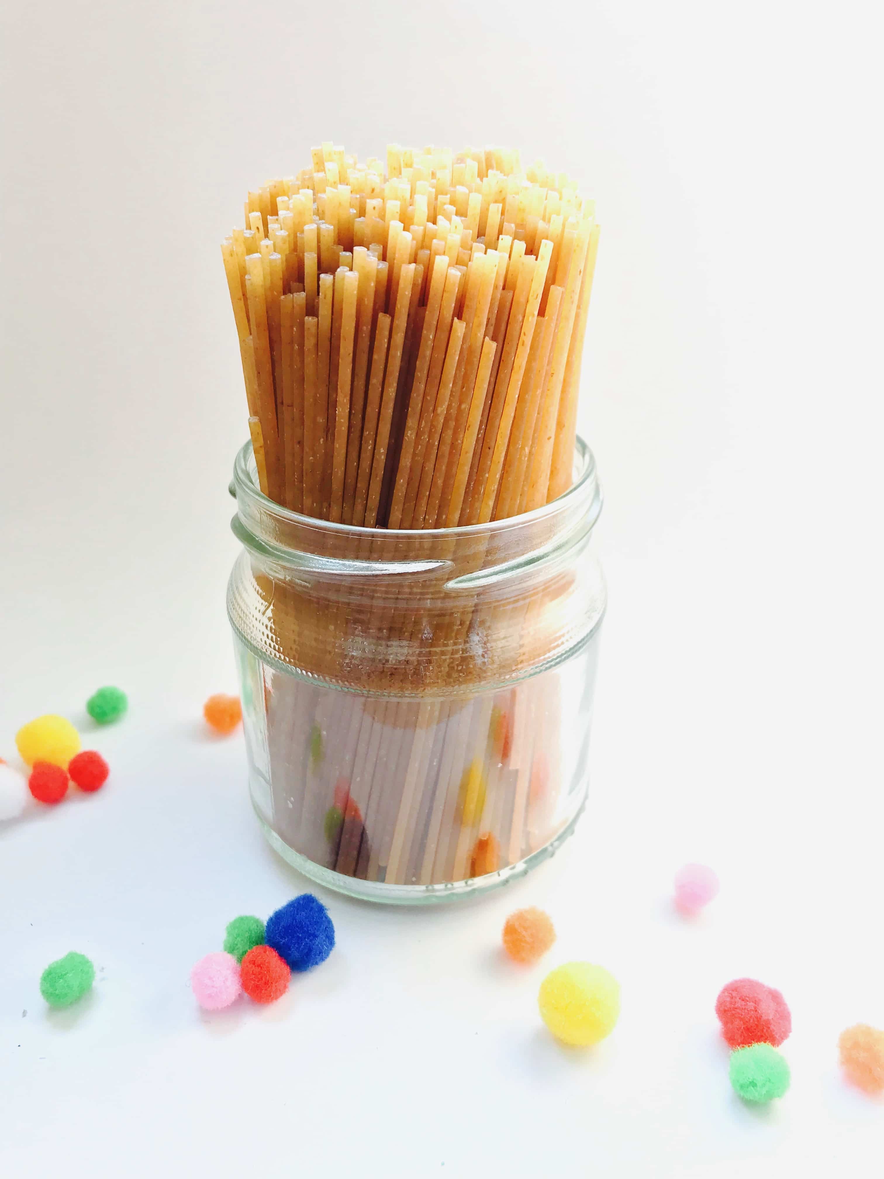 Basteln mit Pappbechern, DIY Utensilo Stiftehalter Matrjoschka selber machen, Anleitung