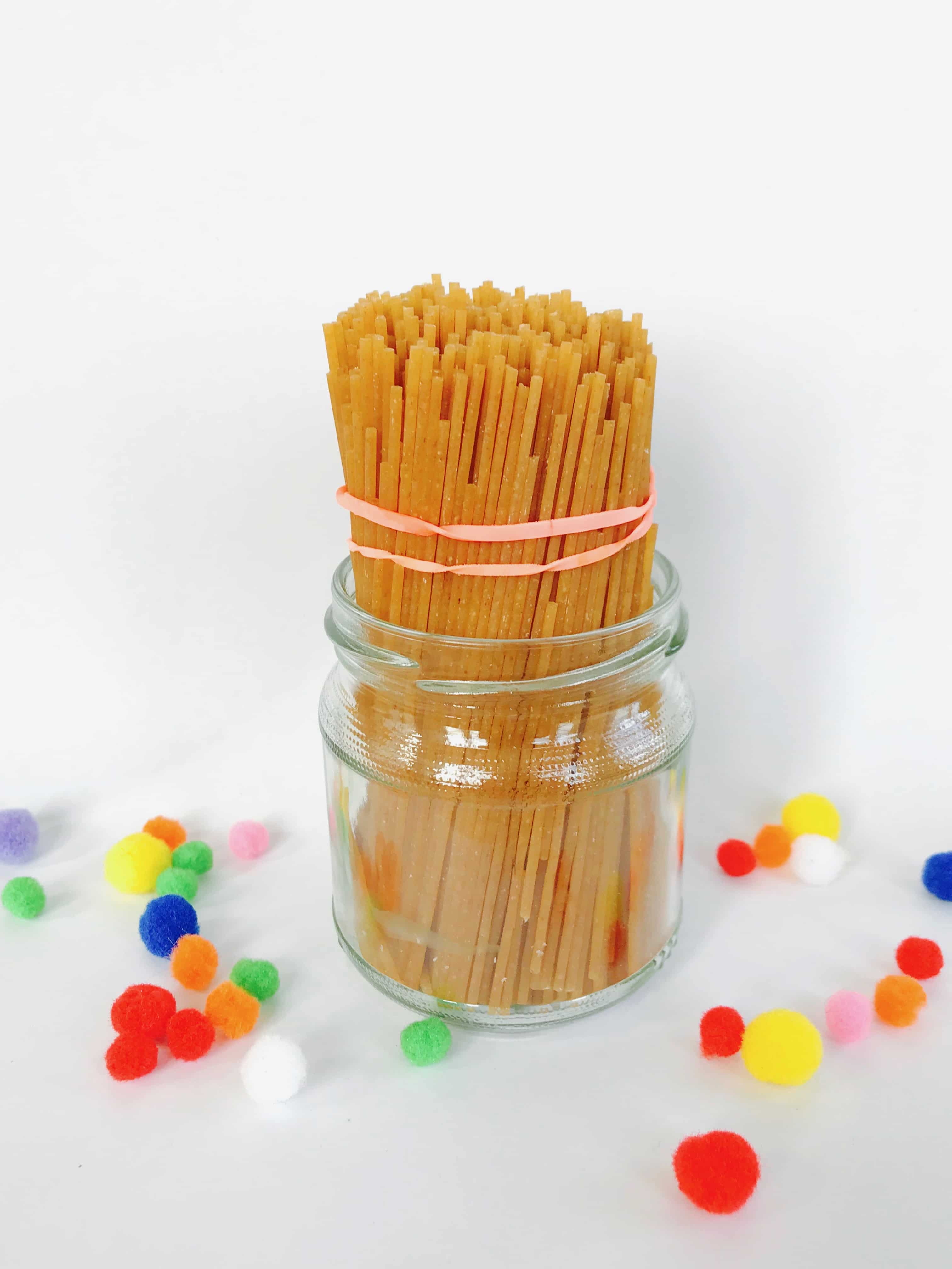 Basteln mit Pappbechern, DIY Utensilo Stiftehalter Matrjoschka selber machen, Anleitung