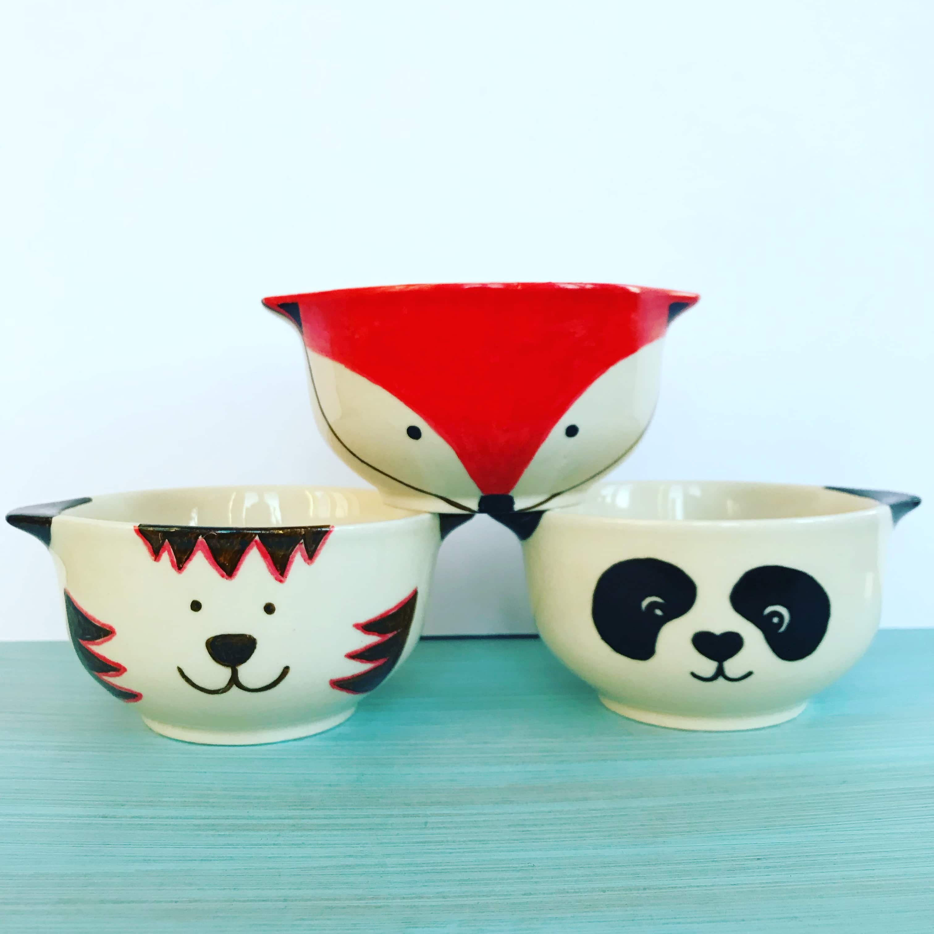 Altes Geschirr bemalen: einfache und süße Upcyclingidee 7 Porzellan fuer Kinder bemalen, Schuesseln, Upcycling