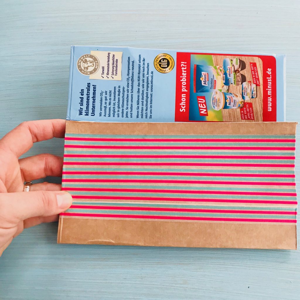 Handtasche Tetrapak mit Washi Tape bekleben