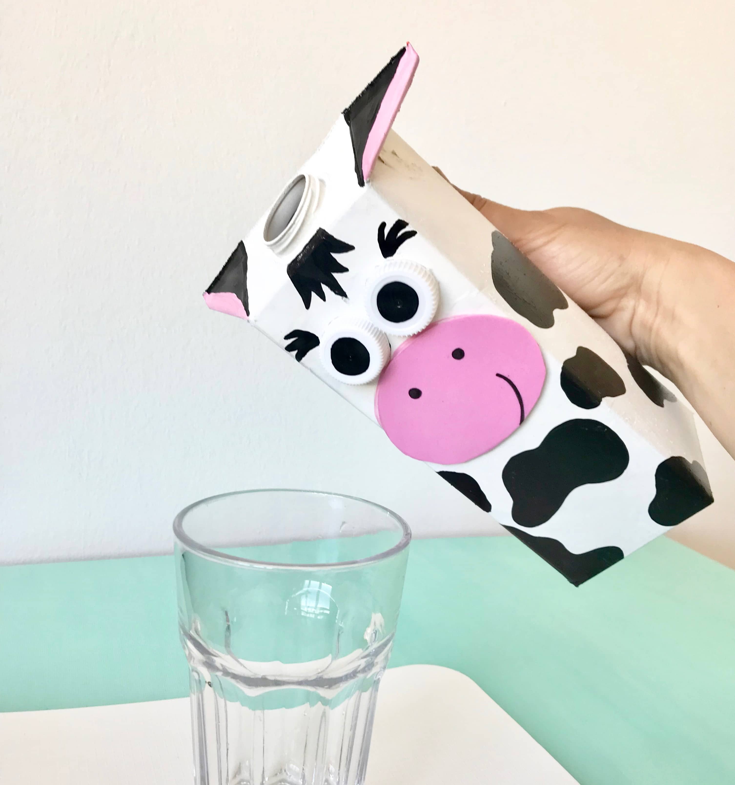 basteln-mit-saftkartons-gießkanne-fuer-kinder-upcycling-idee