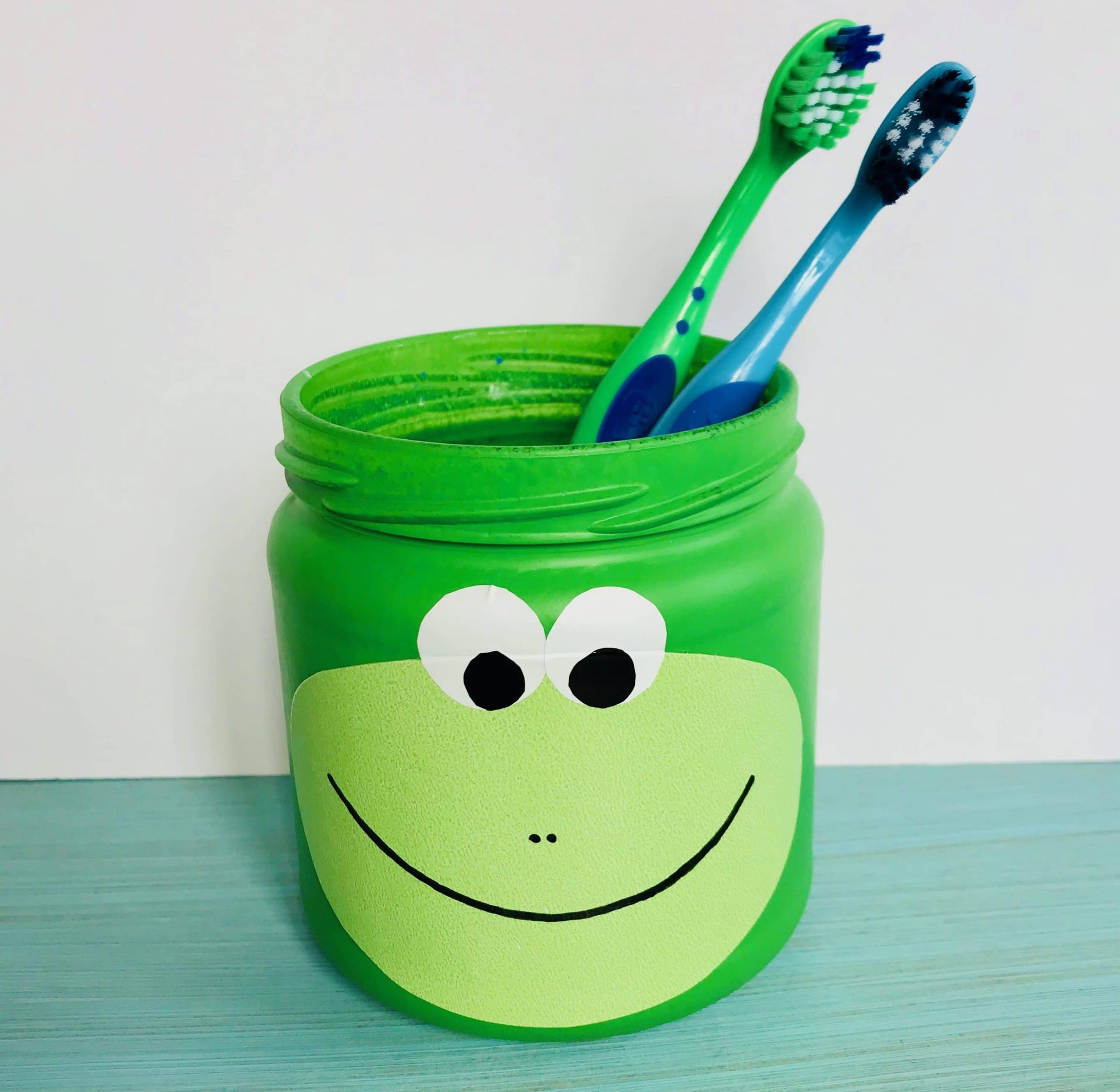 DIY Zahnputzbecher für Kinder aus Glas selber machen