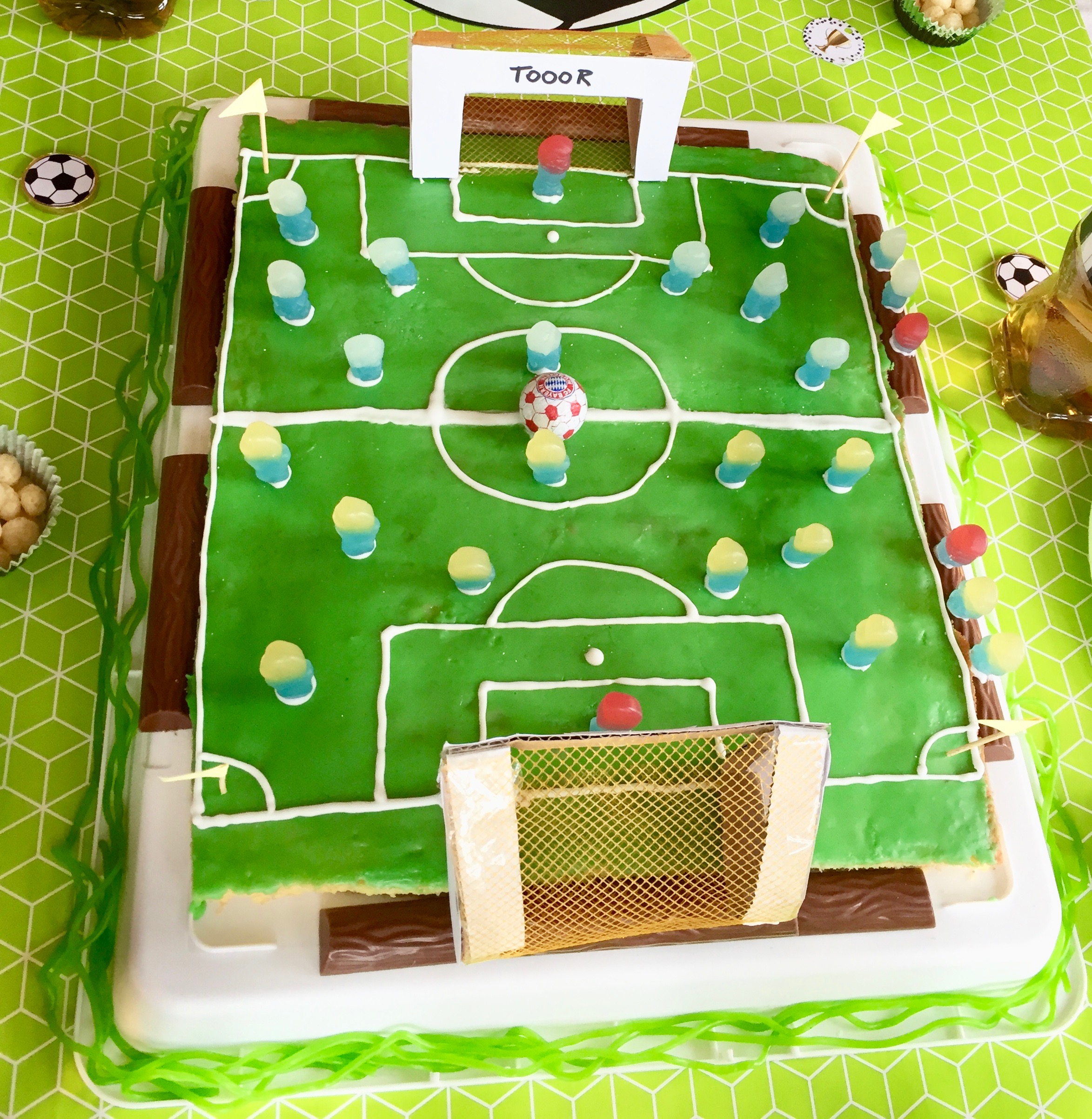 kindergeburtstag-fußball-kuchen-rezept-selbermachen
