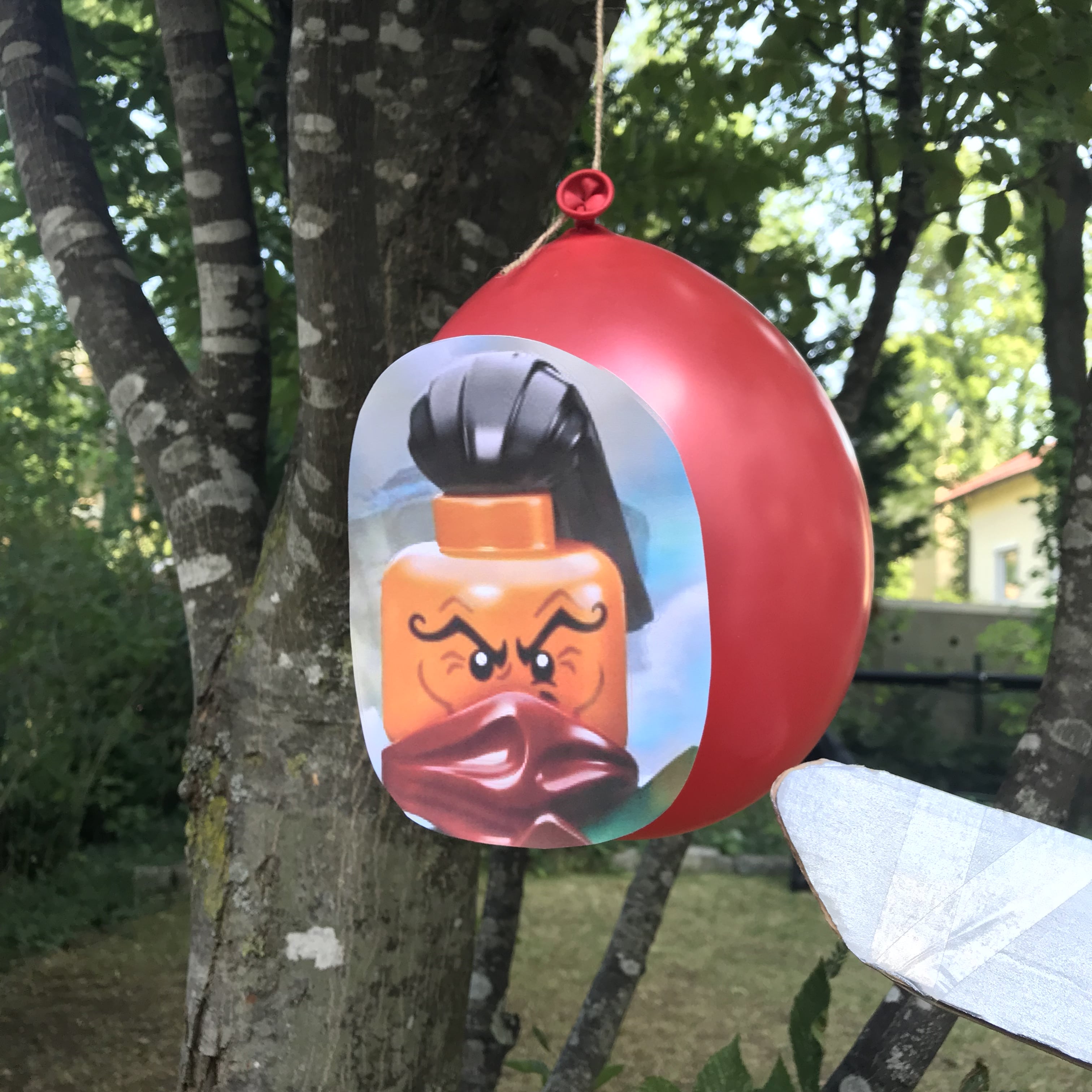 ninjago-spiel-idee-schwert-aus-karton-basteln