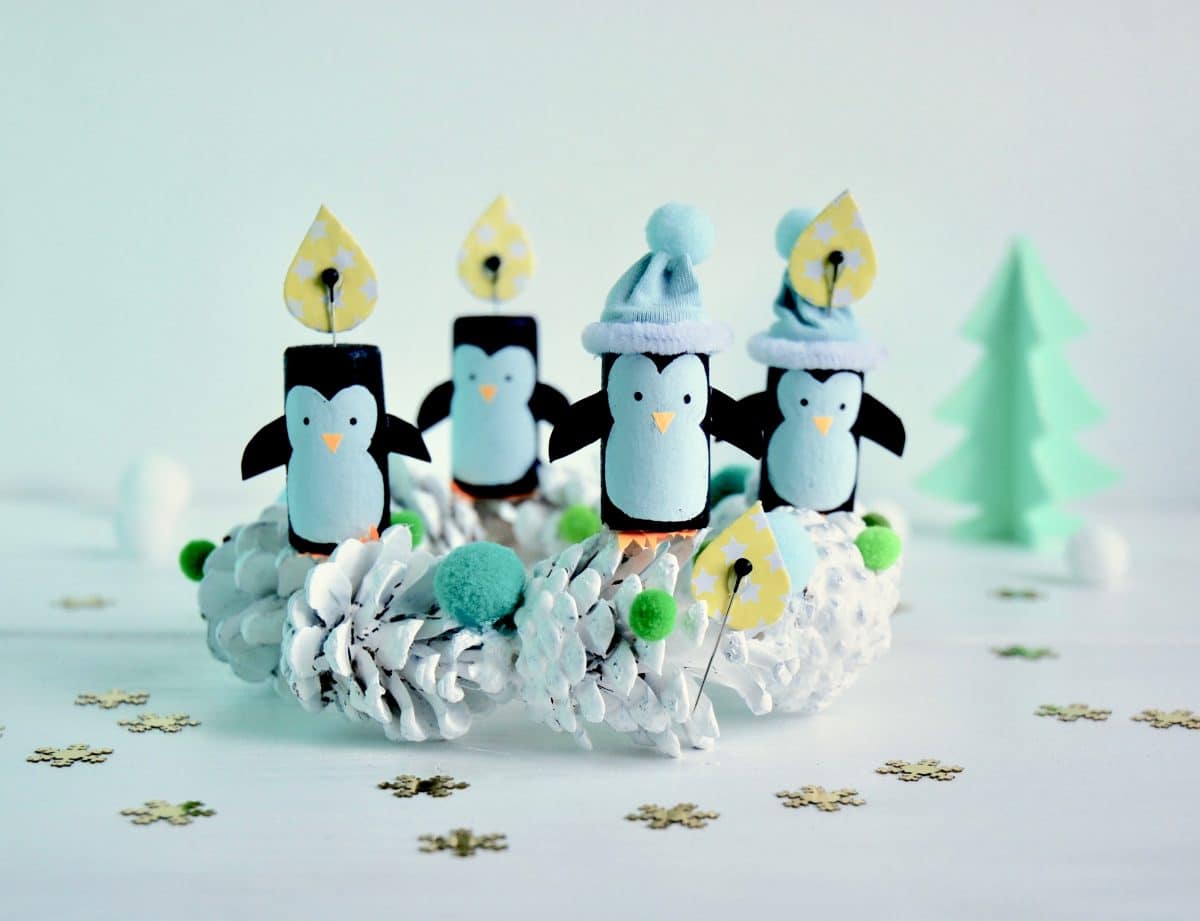 Adventskranz Idee, Weihnachtskranz fuer Kleinkinder aus Korken, Kiefernzapfen, Kinder, Upycling