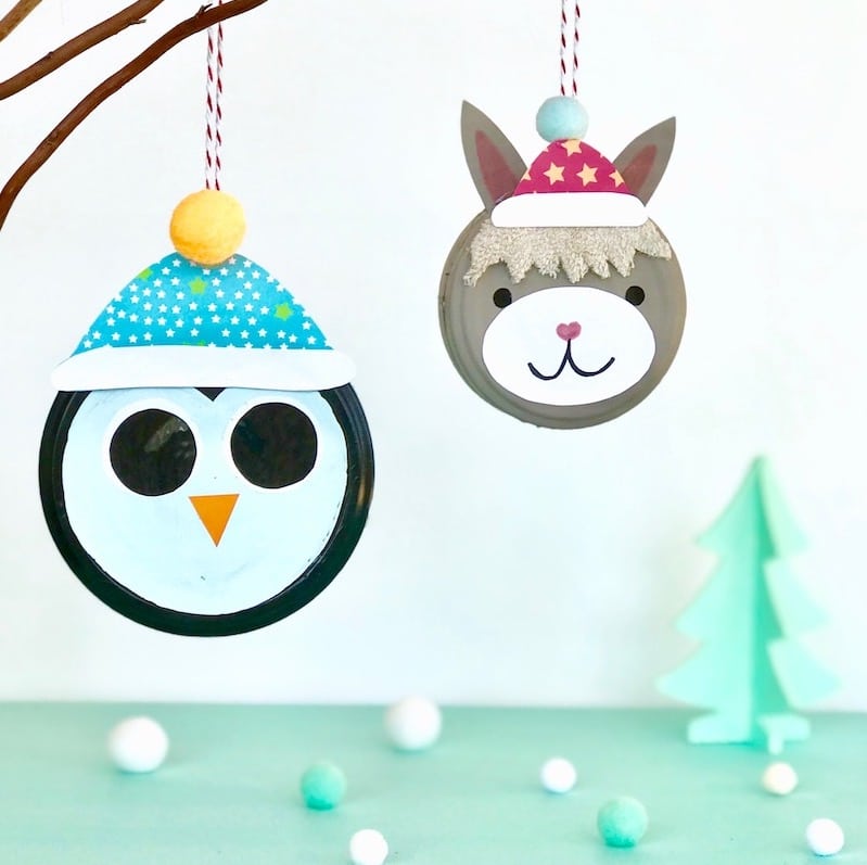Zu Weihnachten mit Kindern basteln: Tierische Weihnachtsanhänger aus Deckeln im Cuchikind Adventskalender 4 Weihnachten Basteln mit Kindern, Weihachtsschmuck, Upcycling, Cuchikind Adventskalender 2018