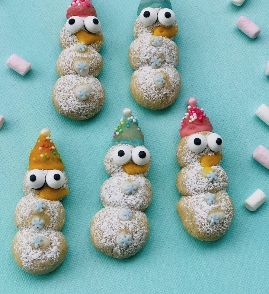 Vanillekipferl backen, Rezept, Weihnachtskekse mit Kindern backen, in der Weihnaxhtsbaeckerei