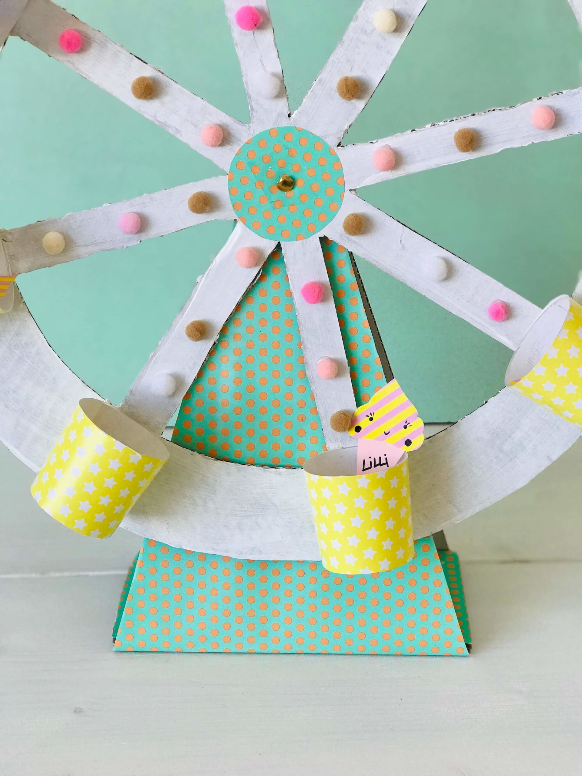 jahrmarkt-geburtstag-riesenrad-deko-basteln-selbrermachen-geschenkuebergabe