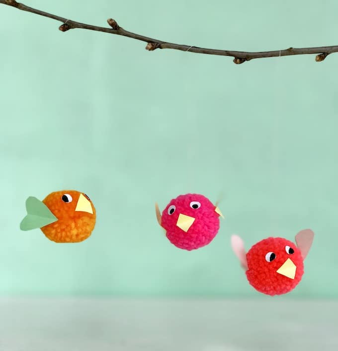 Fruehlingsdeko selber machen, Fruehlingsbasteln mit Kindern, Bastelidee Kindergarten