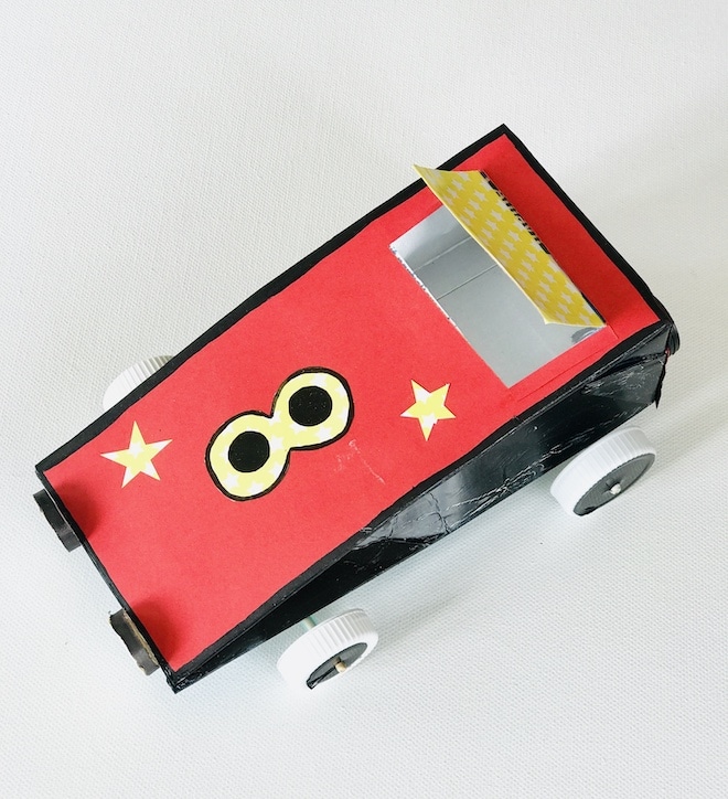 Auto Geburtstag, Rennauto aus Milchkarton, Upycling für Kinder, Cars Geburtstag