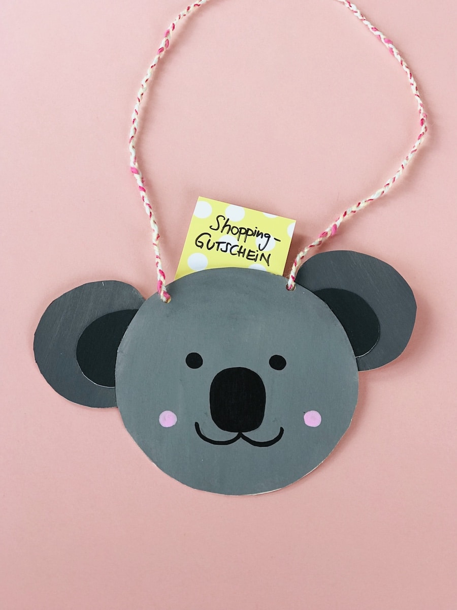 Mitgebsel-Tüten basteln: 3 umweltfreundliche, einfache Upcycling Ideen 7 Mitbringsel Tuete basteln, Bastelidee für Kindergeburtstag, Upcycling mit Kindern, Recycling Idee