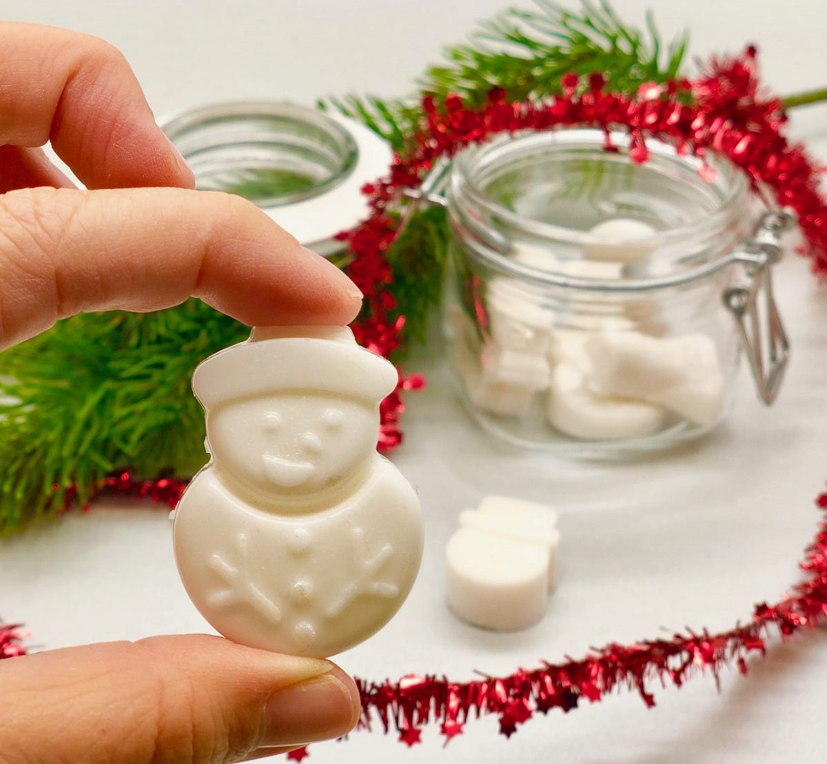 Weihnachtsgeschenke mit Kindern selber machen: 5 zauberhafte Ideen 8 Seife selber machen, einfaches DIY Geschenk