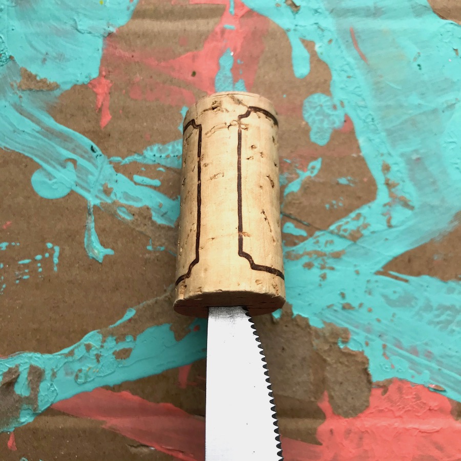 Silvester Deko selber machen, Gluecksschwein aus Korken basteln, Upcycling fuer Kinder