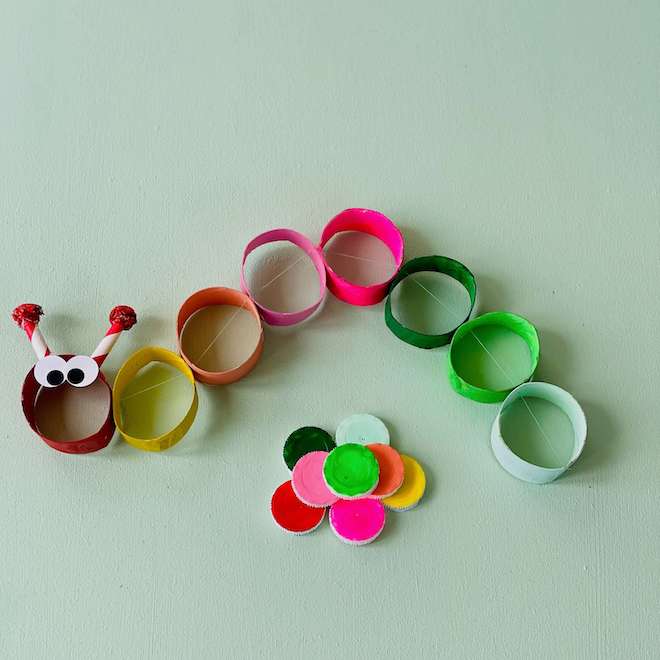 basteln-mit-papprollen-raupe-nimmersatt-kinder-upcylcing-klorollen-toilettennpapierrollen