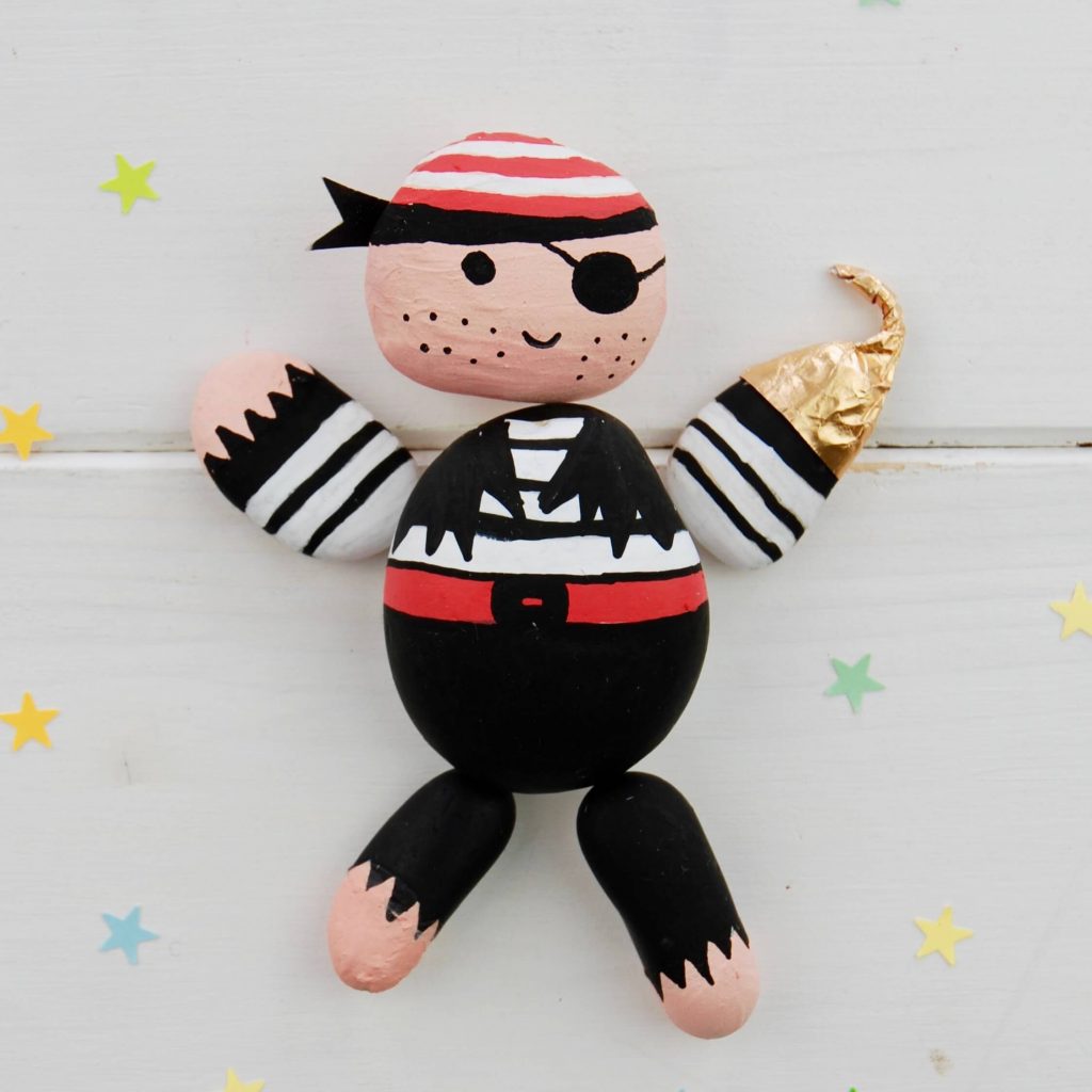 steine-mit-kindern-bemalen-pirat