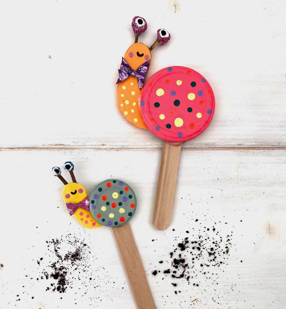 gartendeko-basteln-schnecke-stecker-balkondeko-idee-kinder-upcycling