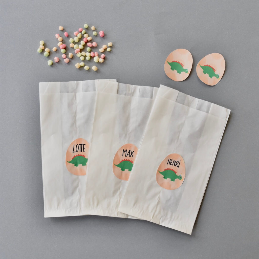 Dinosaurier-Party-Ideen-Mitgebseltuete-Etiketten-Vorlage