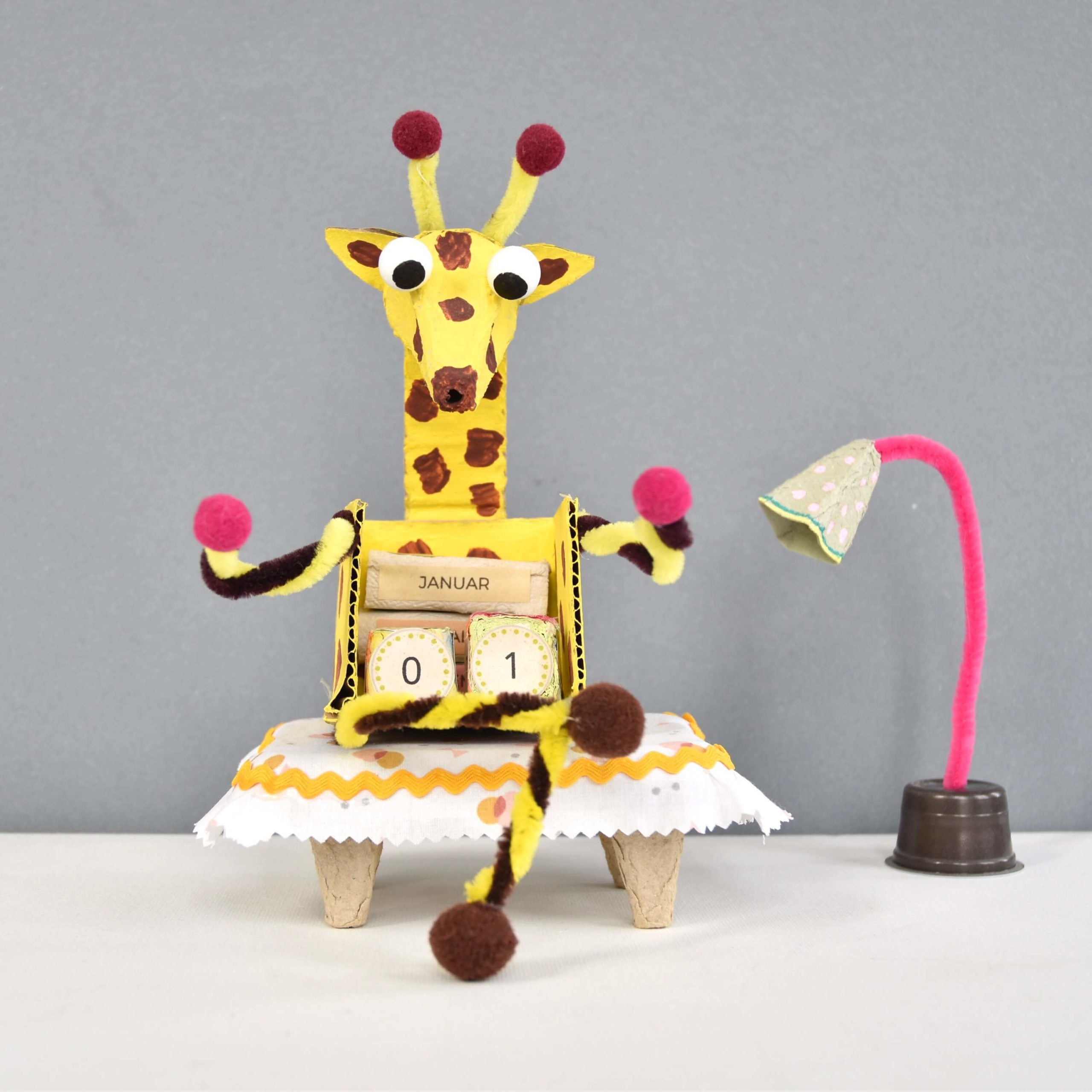 diy-kalender-mit-kindern-gestalten-und-basteln-upcycling-jahreskalender 1