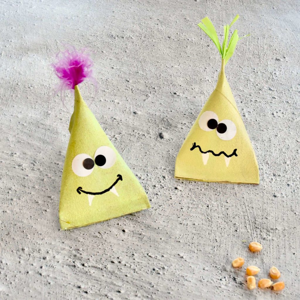 rasseln-aus-klorollen-selber-machen-upcycling-diy-monsterparty-mitgebsel