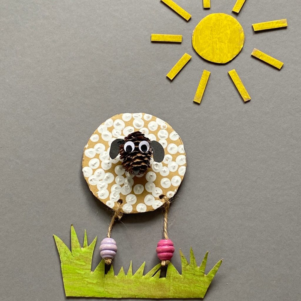 basteln-mit-zapfen-schaf