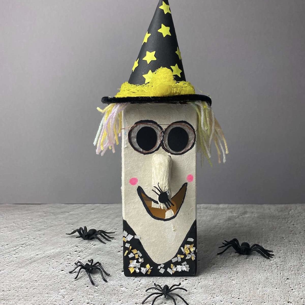 halloween-laterne-aus-milchkarton-basteln-dekoration-diy-fuer-kinder