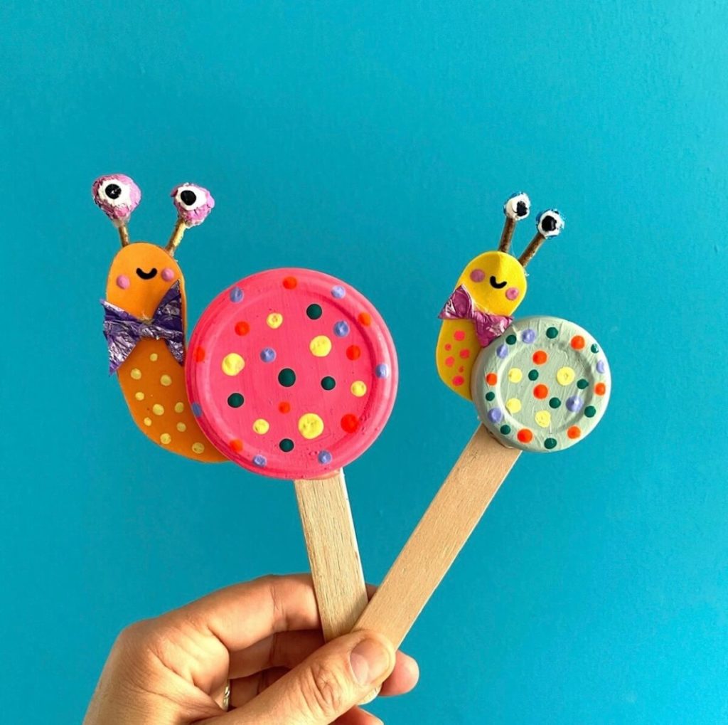 upcycling-schnecke-aus-schraubdeckeln-basteln