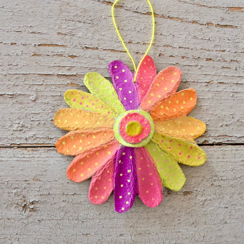 blumen-aus-eierkarton-basteln-upcycling-ideen