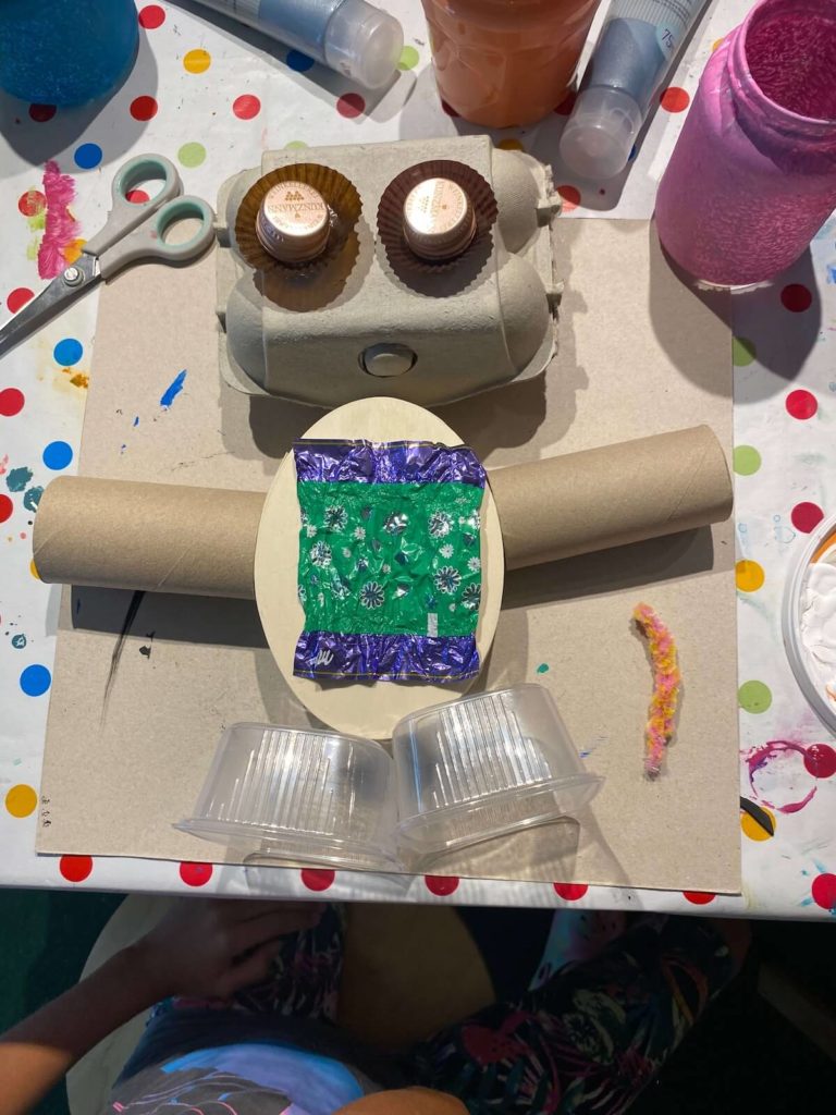 workshop-wichtelwerkstatt-roboter-aus-muell-basteln