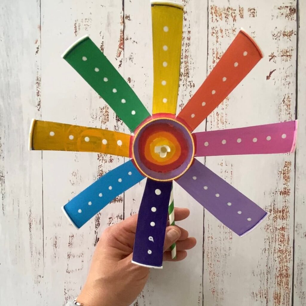 5 Einfache Upcycling Ideen für Kinder 6 windrad aus pappbecher mit kindern basteln