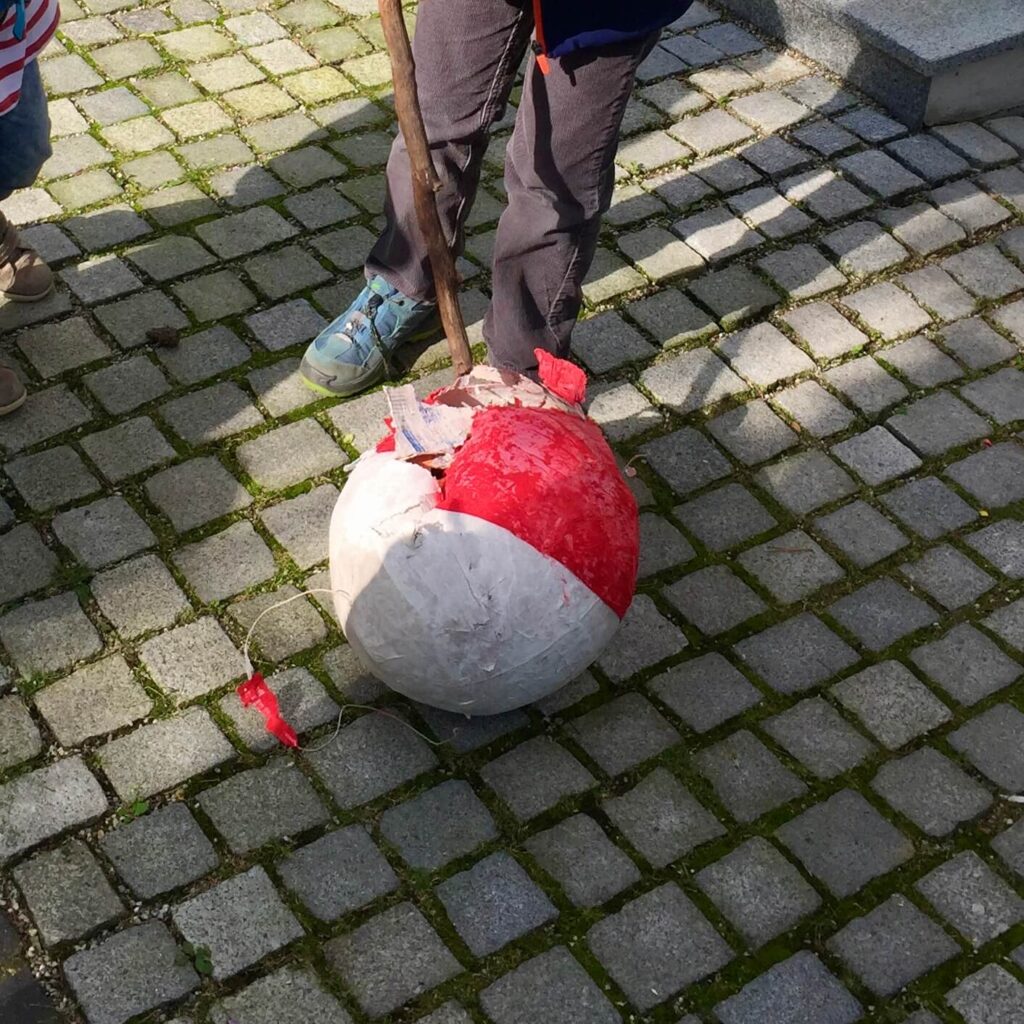 piraten-pinata-schlagen