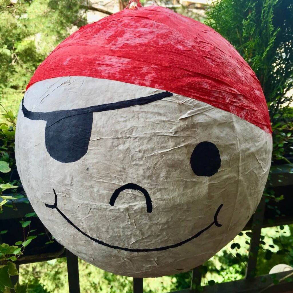 bastelanleitung-fuer-eine-diy-piraten-pinata-zum-selbermachen