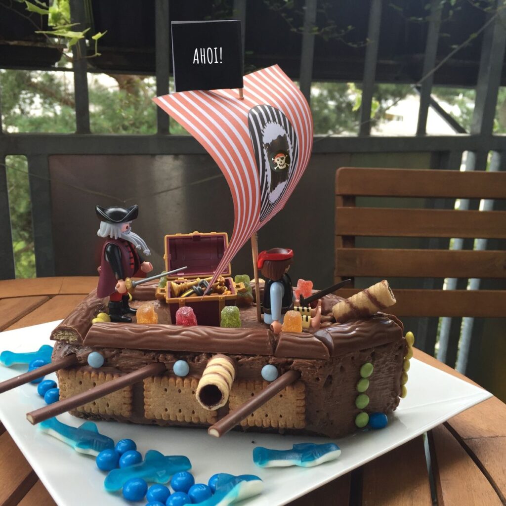 piratenschiff-kuchen-anleitung