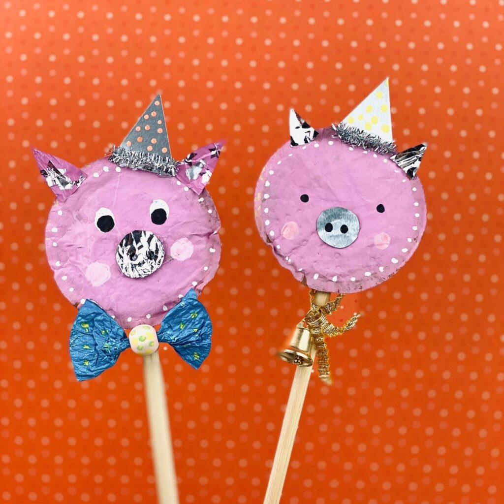 happy new year gluecksschweine aus kaffeepads