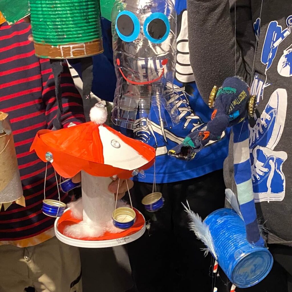 verschiedene gebastelte werke aus meinem bastel workshop mit kindern