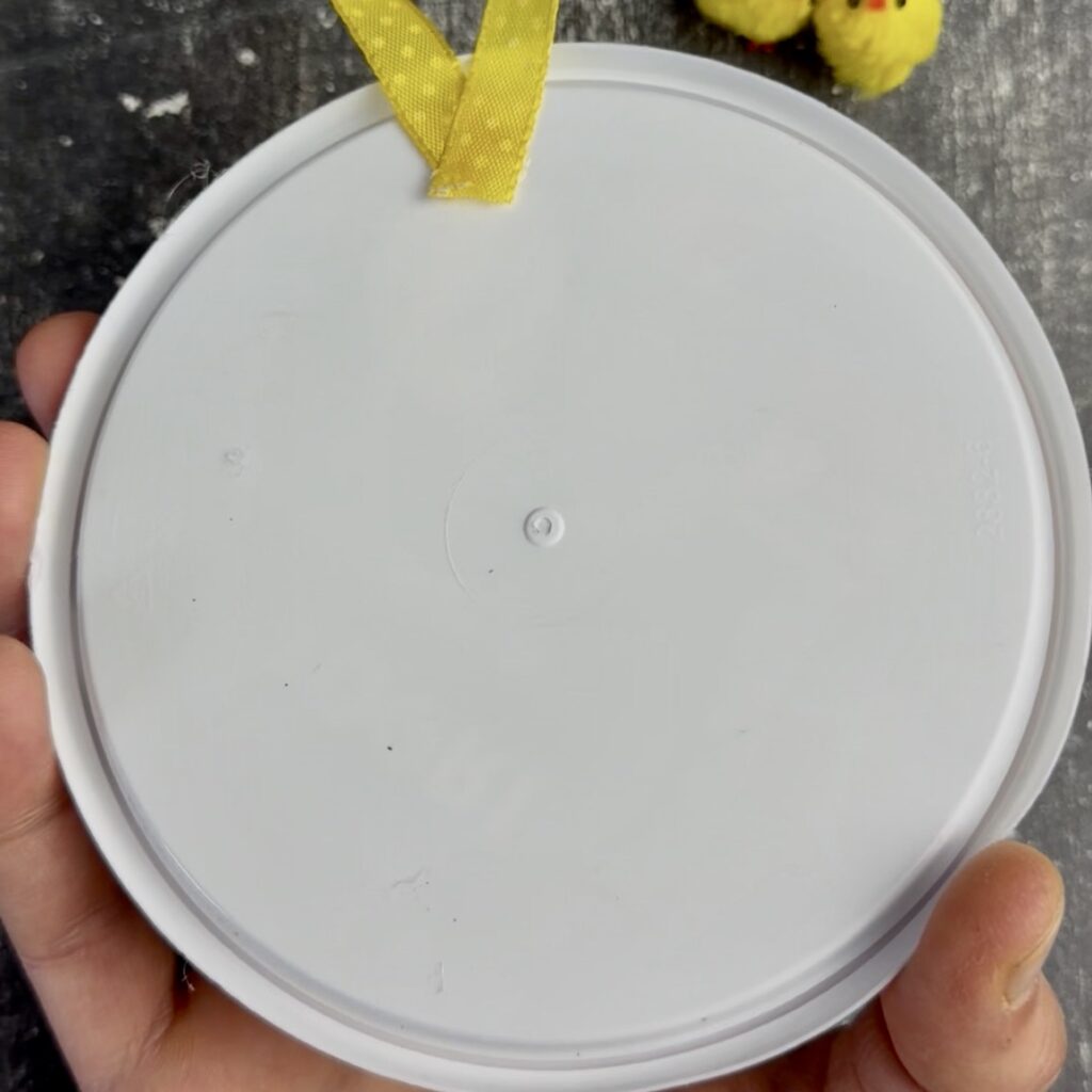 Küken Osterdeko aus Kronkorken als Frühlingdsdeko basteln